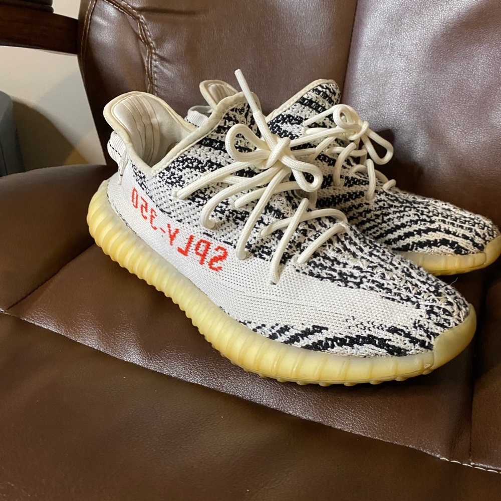 yeezy boost 350 v2 zebra size 8